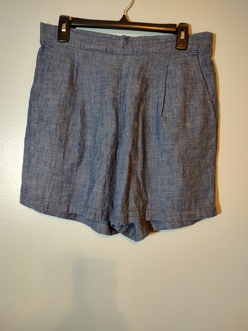 croft & barrow Chambray-Look Pleated Women's Shorts - Slate Blue
